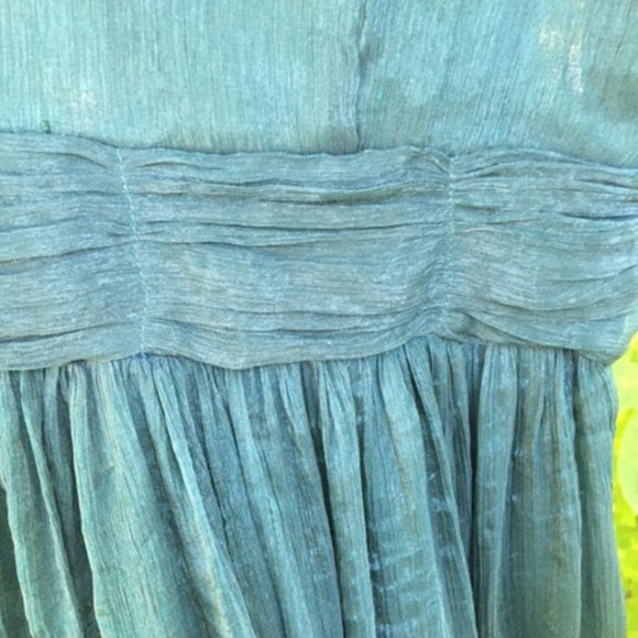 Feminine, NWT, Shimmering, Dark green. Party dress M - Picture 9 of 11